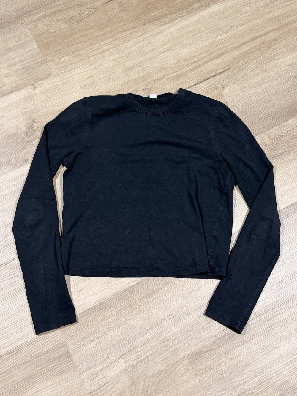 Lululemon Womens Cropped Long Sleeve Crew Tee Size 0 Black Fitted Top